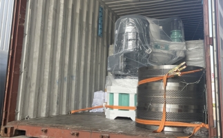 2套160kw鋸末顆粒機(jī)發(fā)往東南亞，生產(chǎn)線已裝車，準(zhǔn)備發(fā)貨